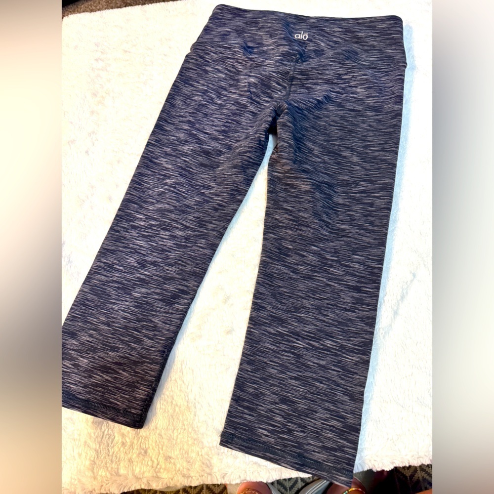 ALO Cropped Yoga Leggings 13” Waist
